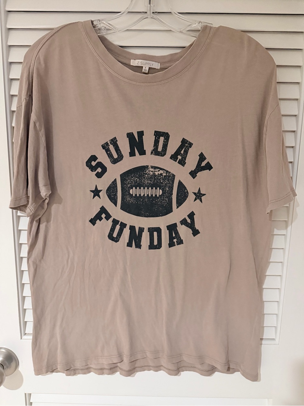 Z Supply women's Sunday Funday' Graphic Tee - Taupe